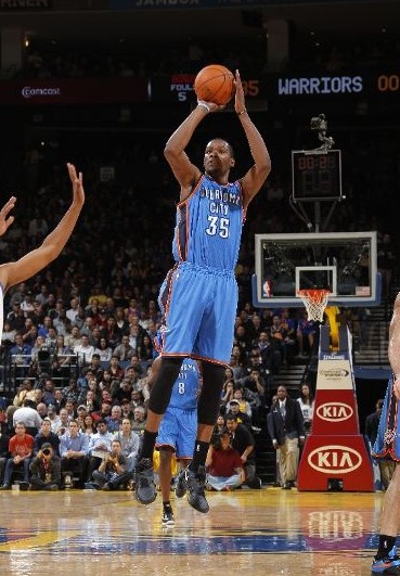 背后铲人 背后铲人