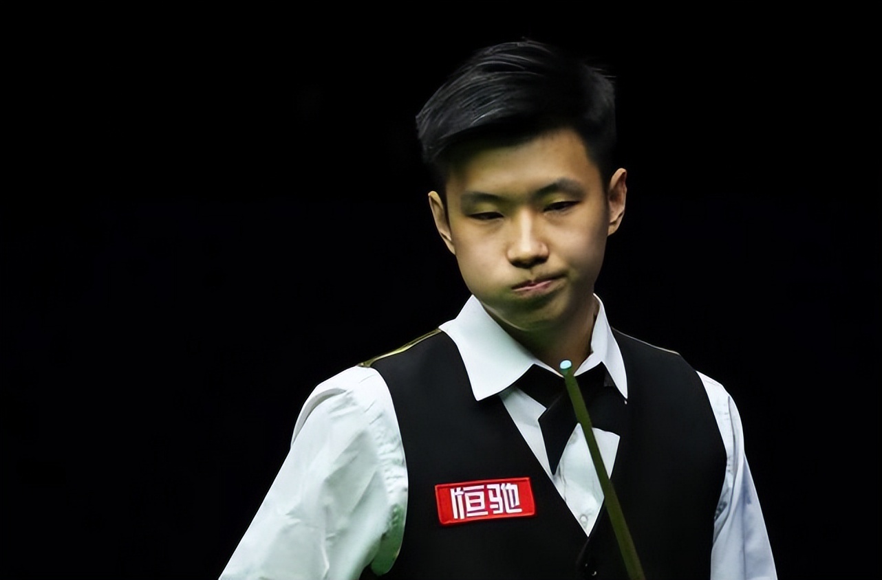 冰队员凭借 冰队员凭借