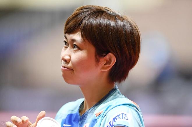 场球员的传 场球员的传