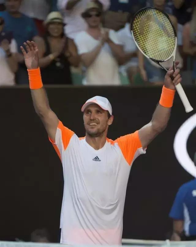 跻身8强 跻身8强